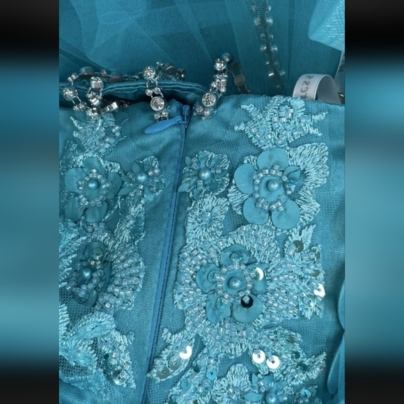 New! Blue Womens Sz 12 Elegant Blue Layered Gown - Picture 5 of 9